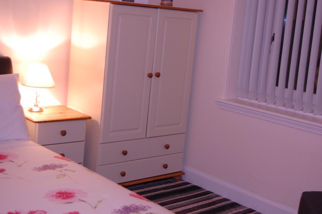 Bed and Breakfast Dawn Break Largs Pokoj fotografie